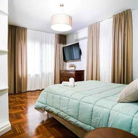 Amuri Centro- Private Pool- Independent 빌라